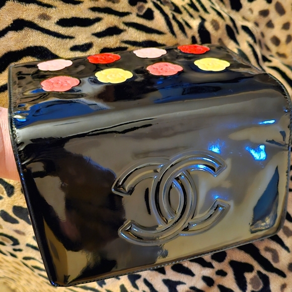 CHANEL CAMELLIA FLOWER MAKEUP PALETTE BLACK PATENT BI-FOLD ☆LIMITED EDITION - Picture 1 of 16